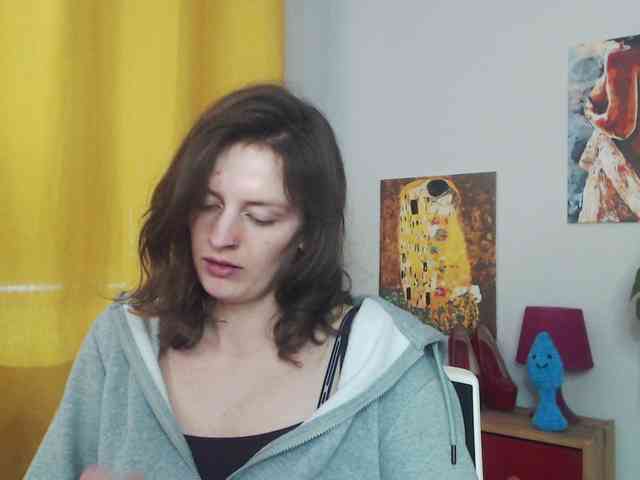 NadineGold webcam