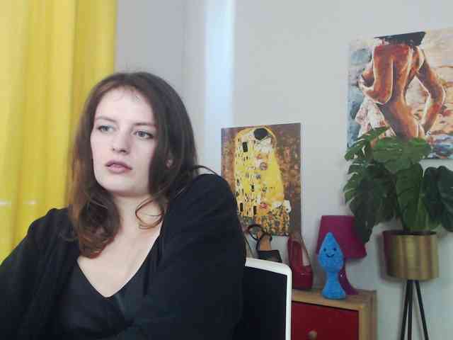 live amateur chat NadineGold