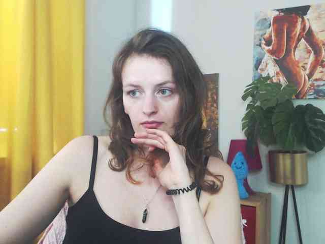 NadineGold webcam