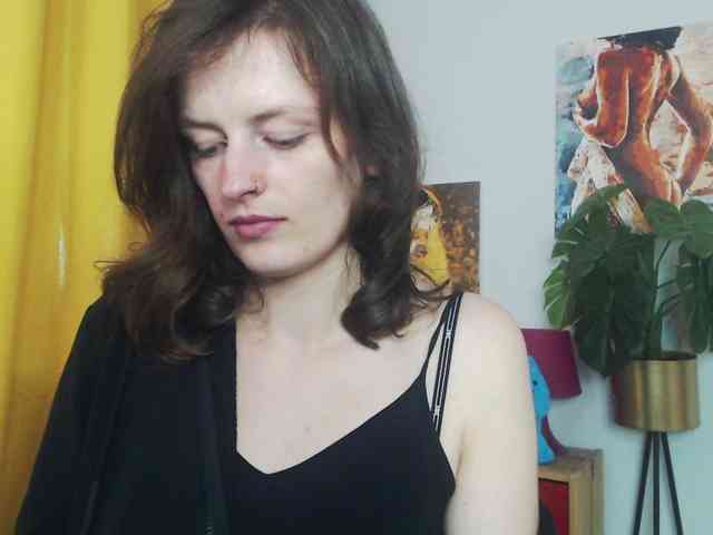 NadineGold webcam