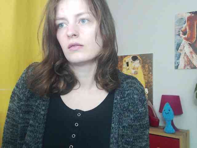 NadineGold webcam
