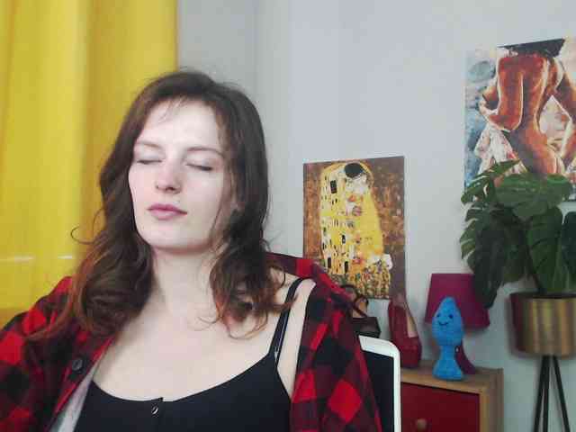 NadineGold webcam