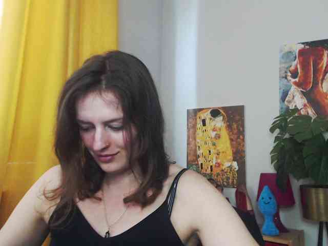 NadineGold webcam