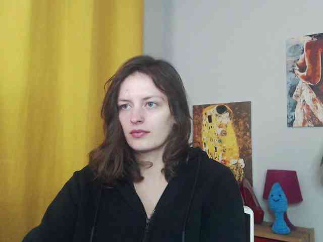 NadineGold webcam