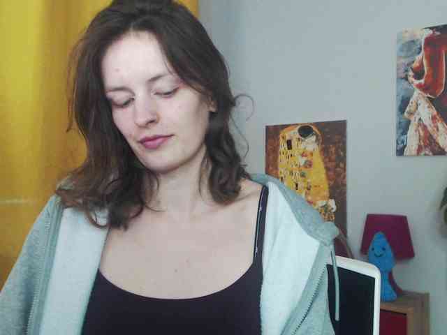 NadineGold webcam