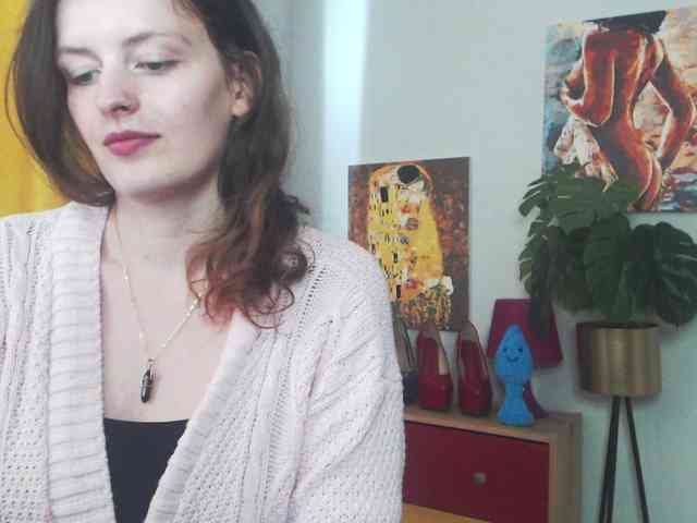 NadineGold webcam