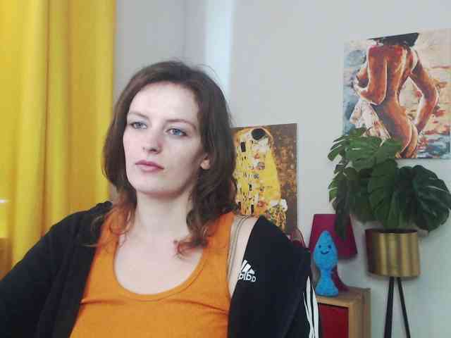 NadineGold webcam