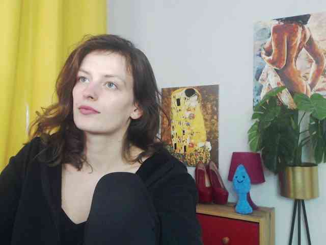 NadineGold webcam