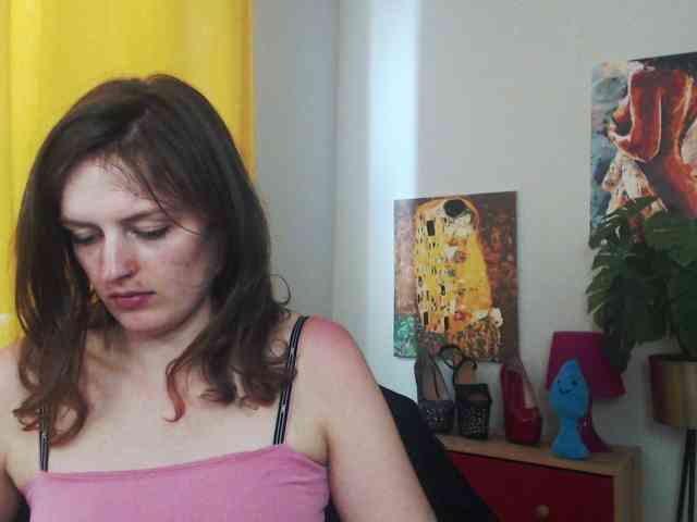 NadineGold webcam