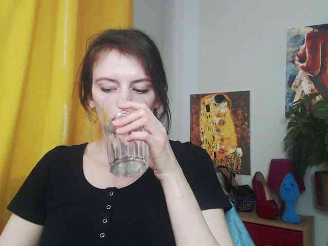 NadineGold webcam