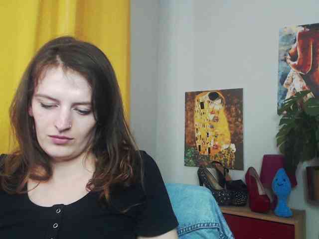 NadineGold webcam