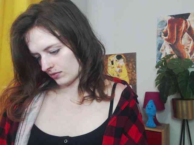 NadineGold webcam