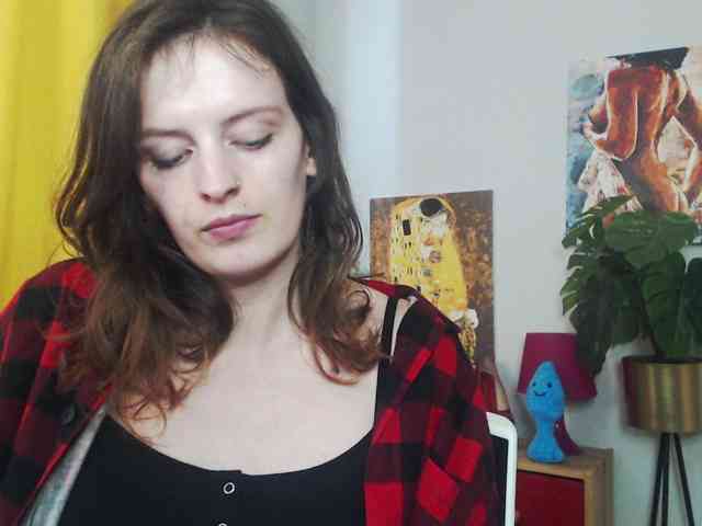 NadineGold webcam