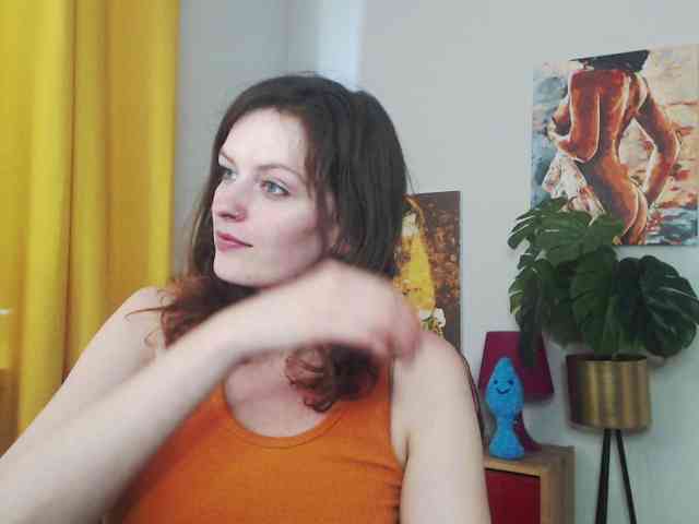 NadineGold webcam