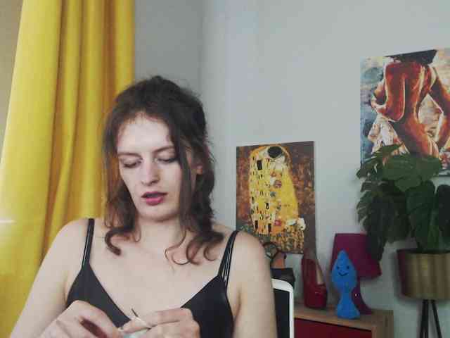 NadineGold webcam