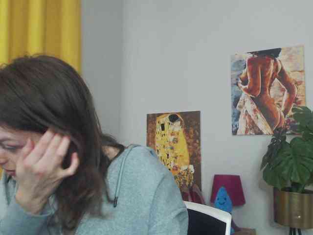 NadineGold webcam