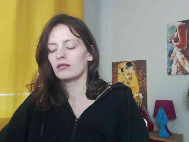 NadineGold webcam
