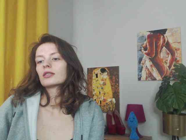 NadineGold webcam