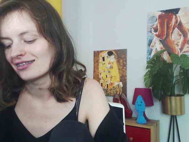 NadineGold webcam