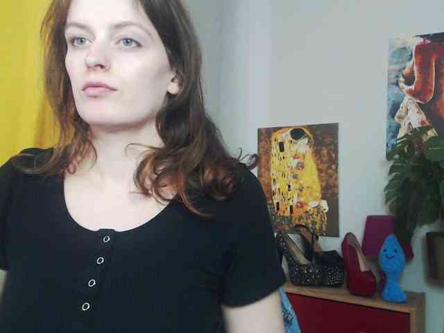 NadineGold webcam