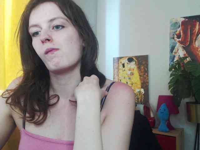 NadineGold webcam