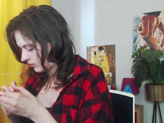 NadineGold webcam