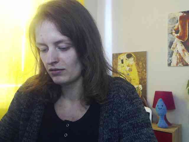 NadineGold webcam