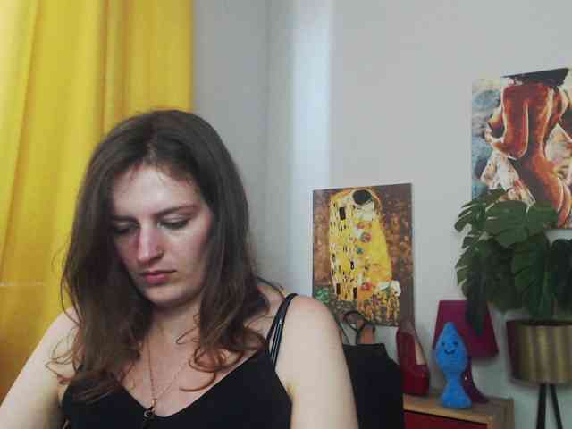 NadineGold webcam