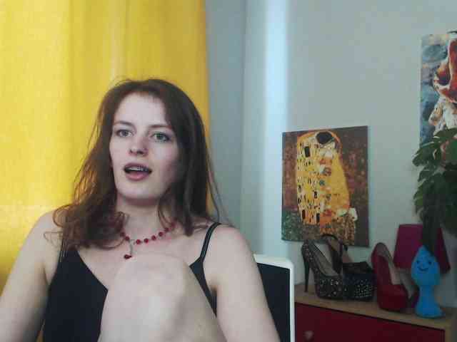 NadineGold webcam