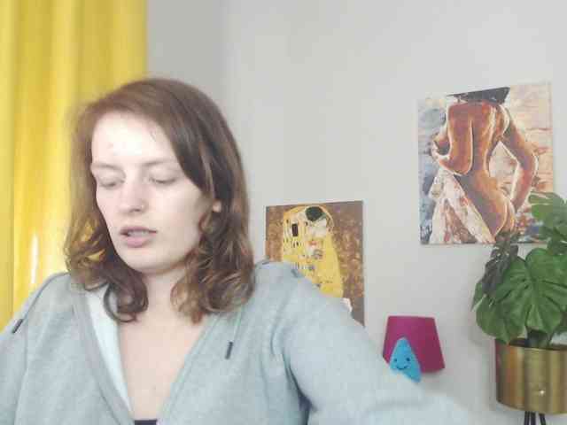 NadineGold webcam