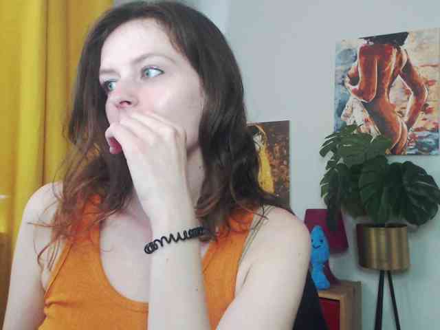 NadineGold webcam