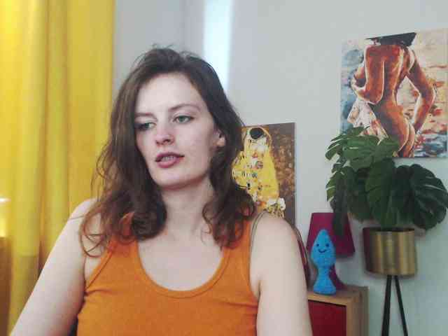 NadineGold webcam