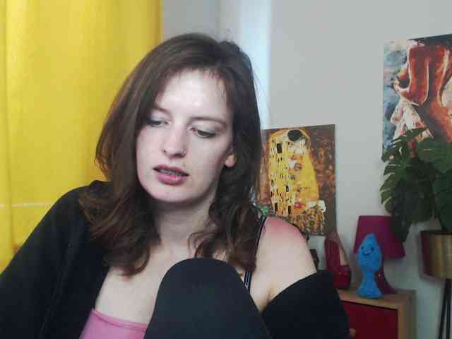 NadineGold webcam