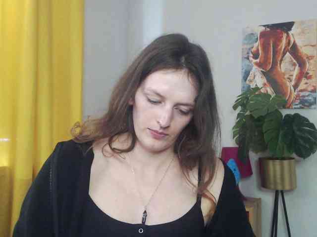 NadineGold webcam