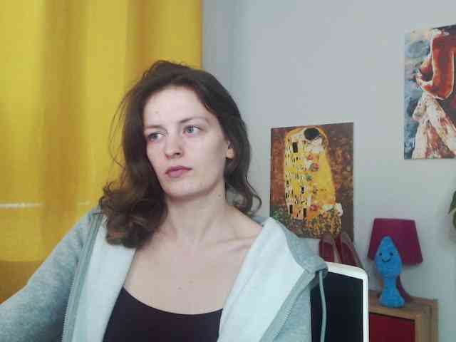 NadineGold webcam