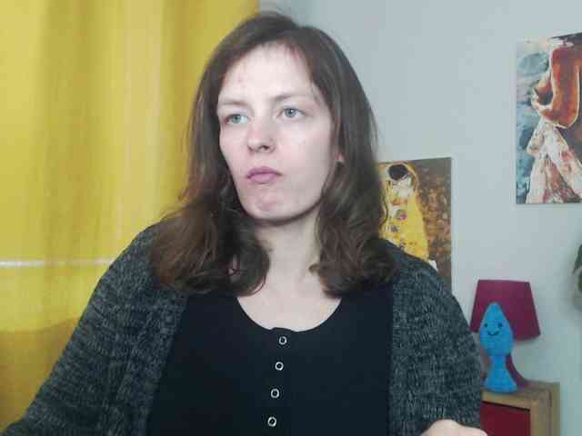 NadineGold webcam