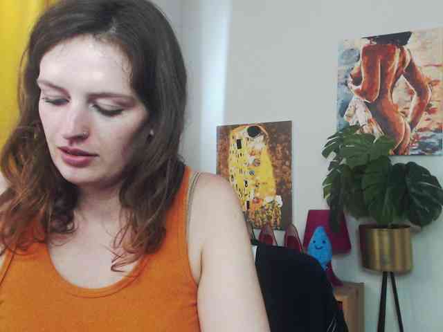NadineGold webcam