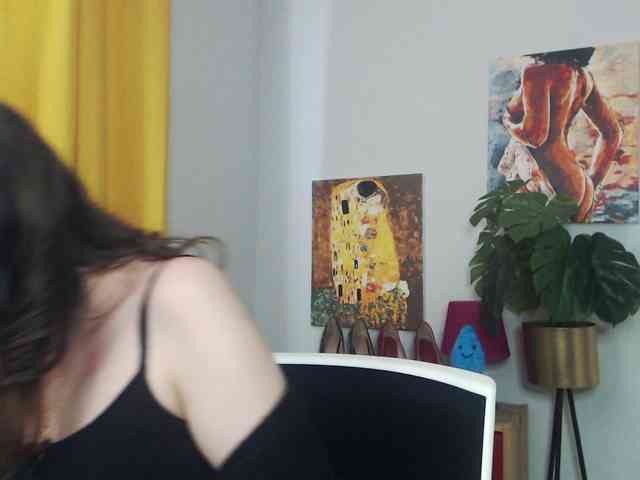 NadineGold webcam