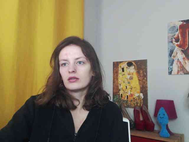 NadineGold webcam