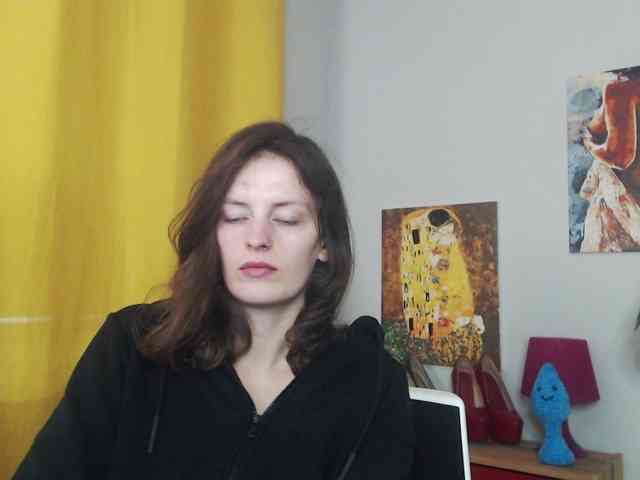 NadineGold webcam