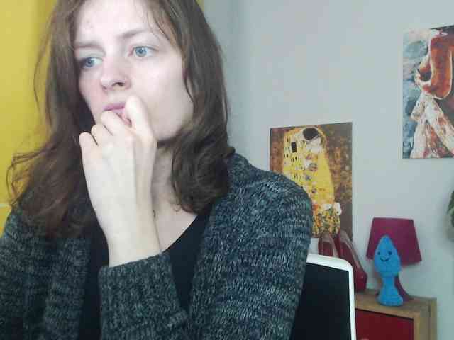 NadineGold webcam