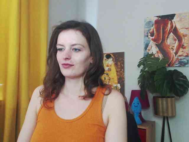 NadineGold webcam