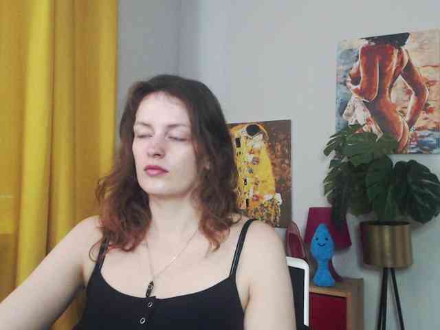 NadineGold webcam