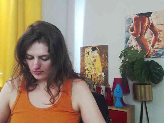 NadineGold webcam