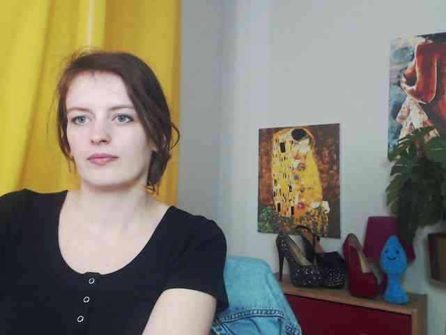 NadineGold webcam