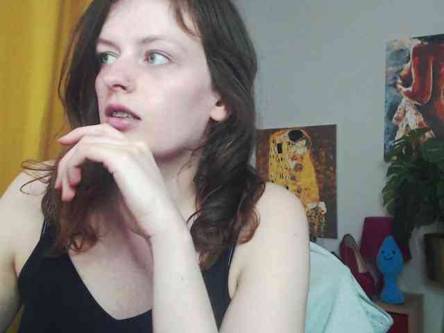 NadineGold webcam