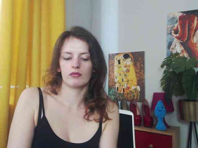 NadineGold webcam