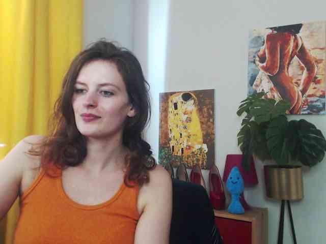 NadineGold webcam