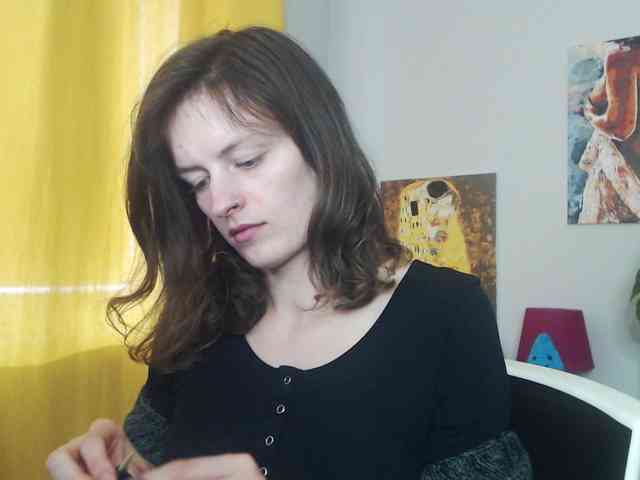 NadineGold webcam
