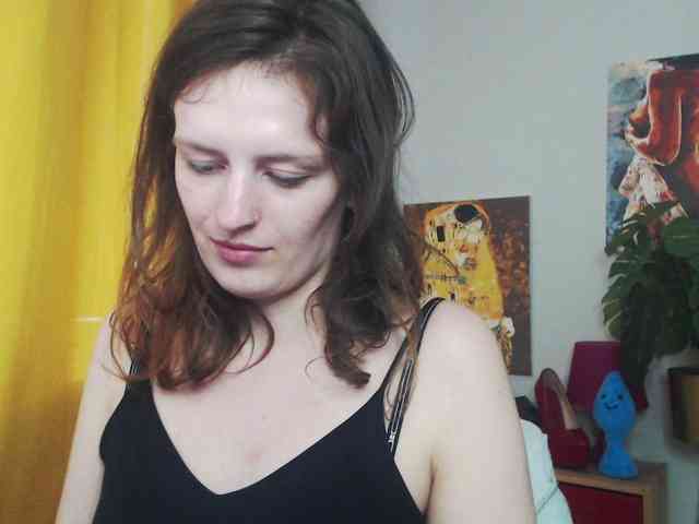 NadineGold webcam